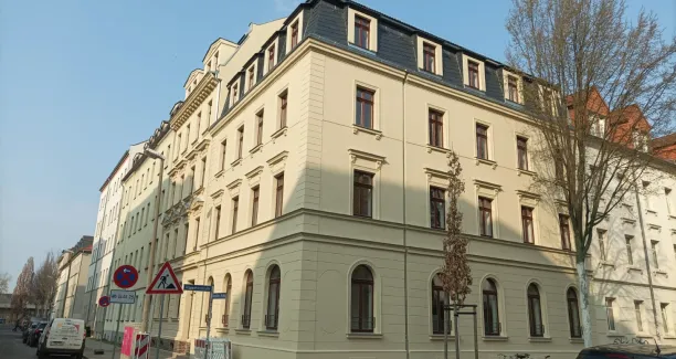 Referenzbild einer Fassade eines Altbau Wohnblocks